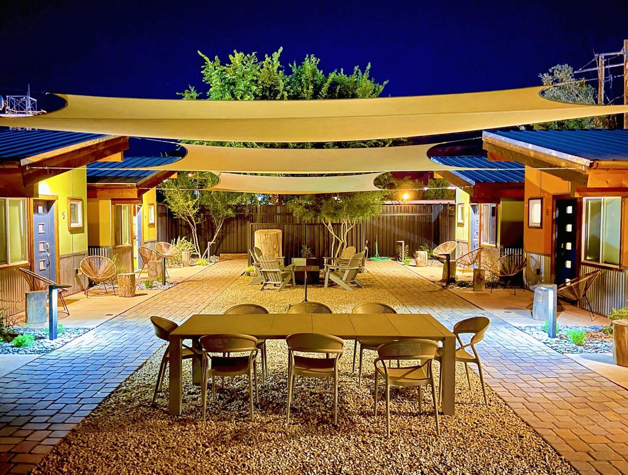 Downtown Kokopelli West 7 - Newly Remodeled Stylish Studio モアブ エクステリア 写真