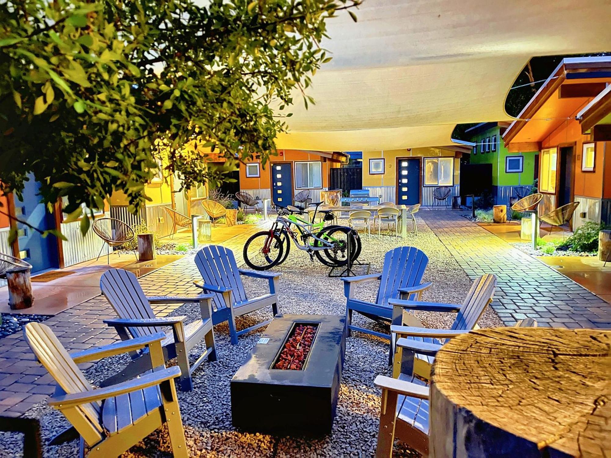Downtown Kokopelli West 7 - Newly Remodeled Stylish Studio モアブ エクステリア 写真